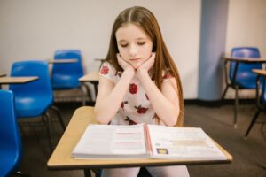 كيف تتوقف عن لعب دور الضحية