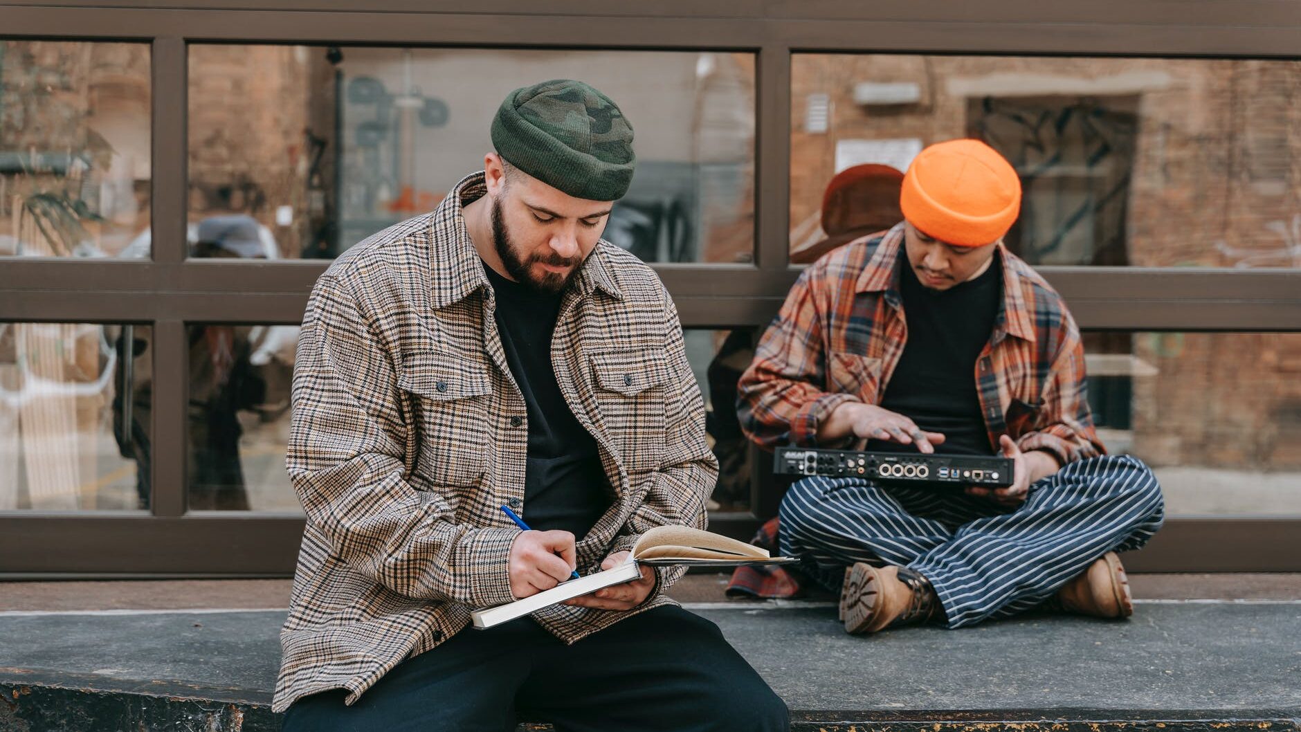 شغوف • هوايات للاشخاص الانطوائيين هوايات للاشخاص الانطوائيين