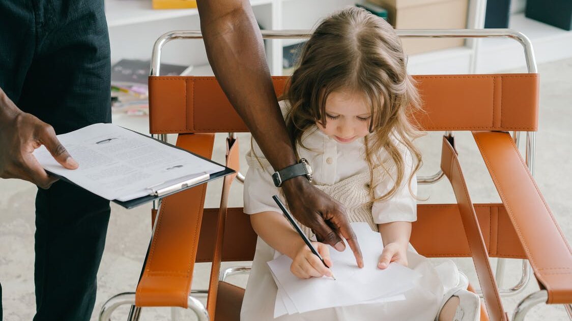 13 مهارة وصفة أساسية يحتاجها كل معلم