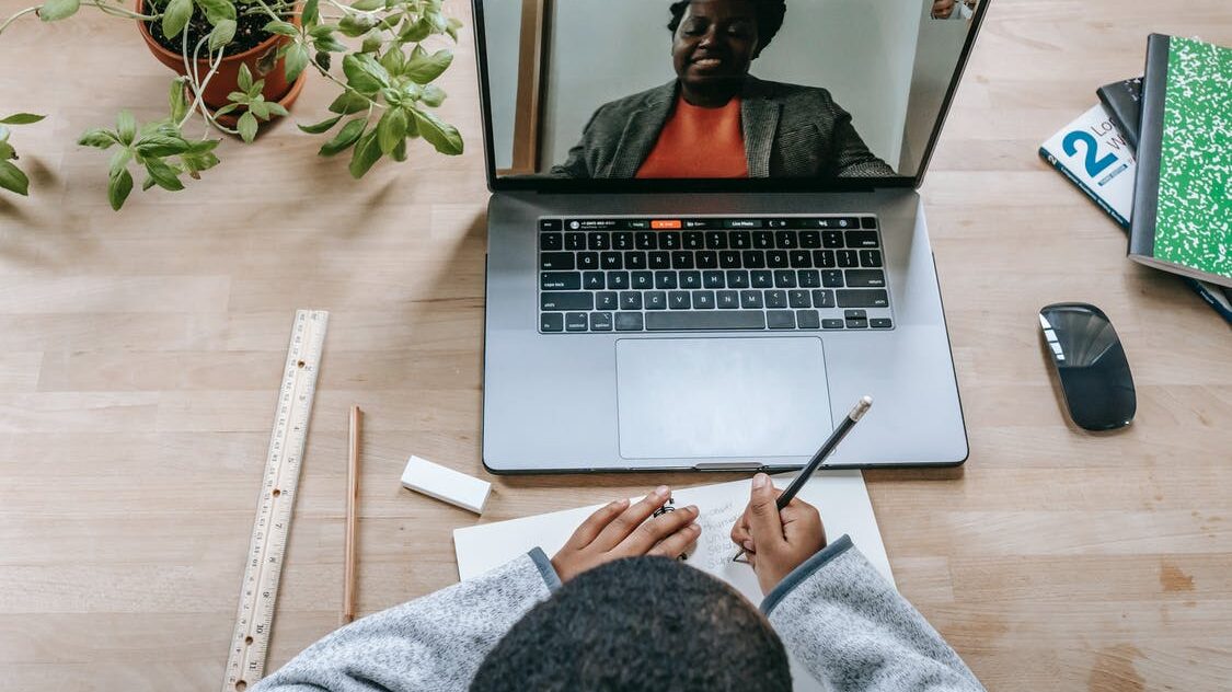 شغوف • المبالغة بالحديث عن الذات المبالغة بالحديث عن الذات