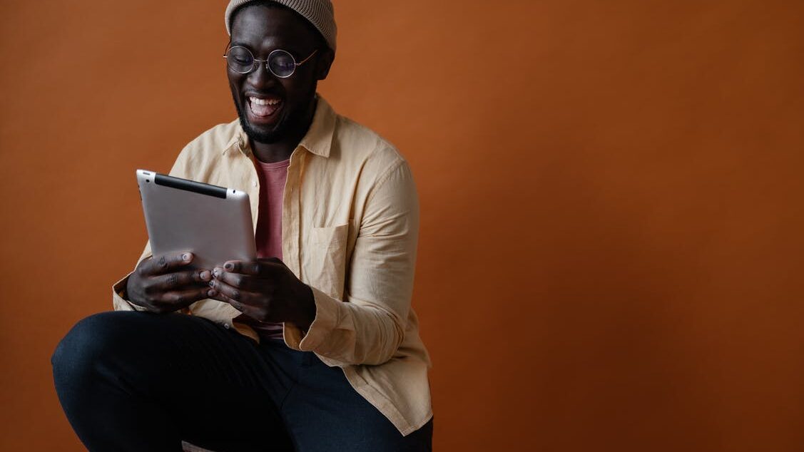 إدمان مواقع التواصل الاجتماعي