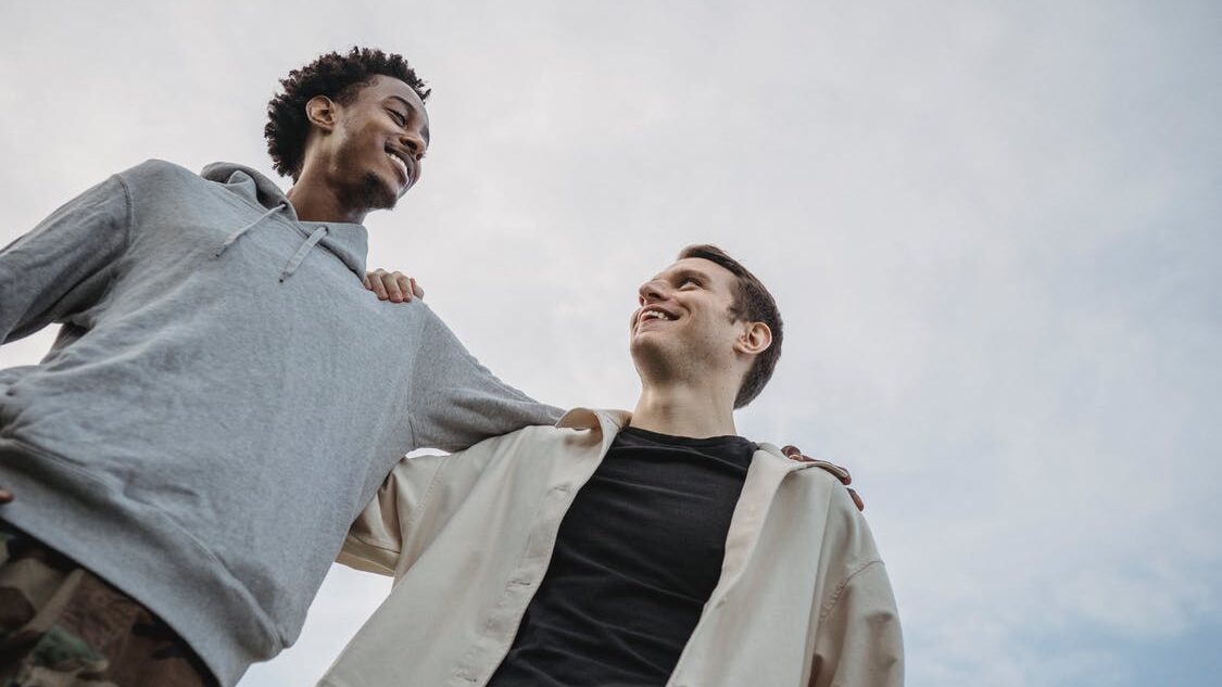 شغوف • أفضل العادات لتصبح شخصًا ودودُا وخدومًا مع الآخرين أفضل العادات لتصبح شخصًا ودودُا وخدومًا مع الآخرين