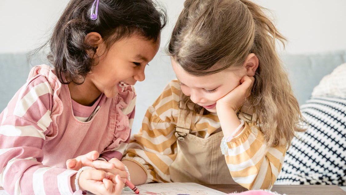 شغوف • أفضل العادات لتصبح شخصًا ودودُا وخدومًا مع الآخرين أفضل العادات لتصبح شخصًا ودودُا وخدومًا مع الآخرين