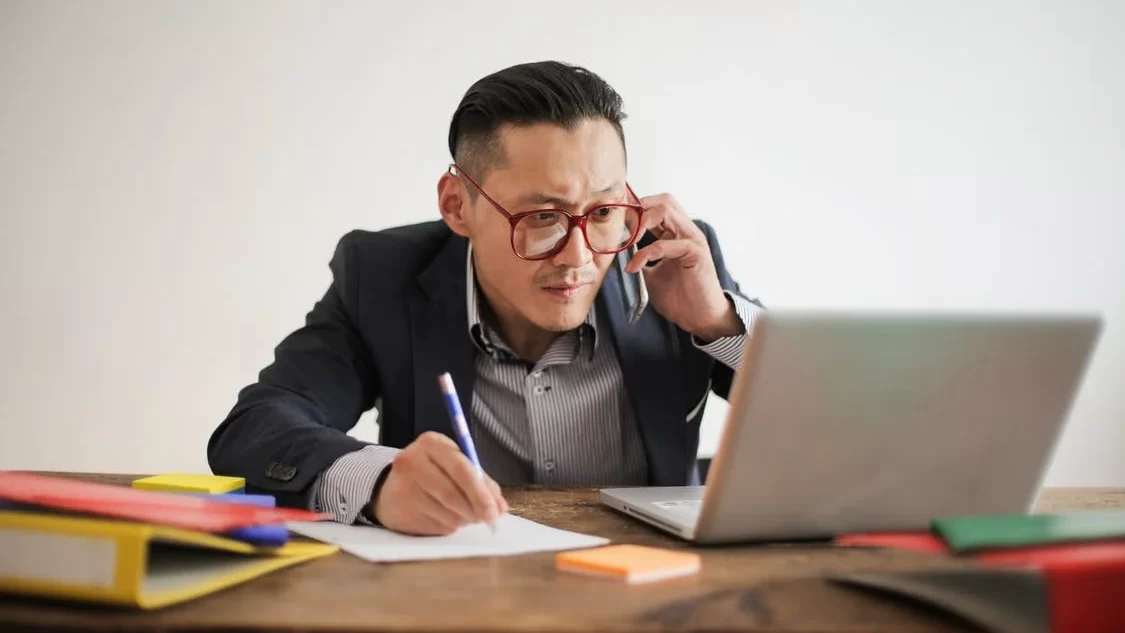 شغوف • 12 استراتيجية فعالة لتنمية الذكاء الاجتماعي في مكان العمل 12 استراتيجية فعالة لتنمية الذكاء الاجتماعي في مكان العمل