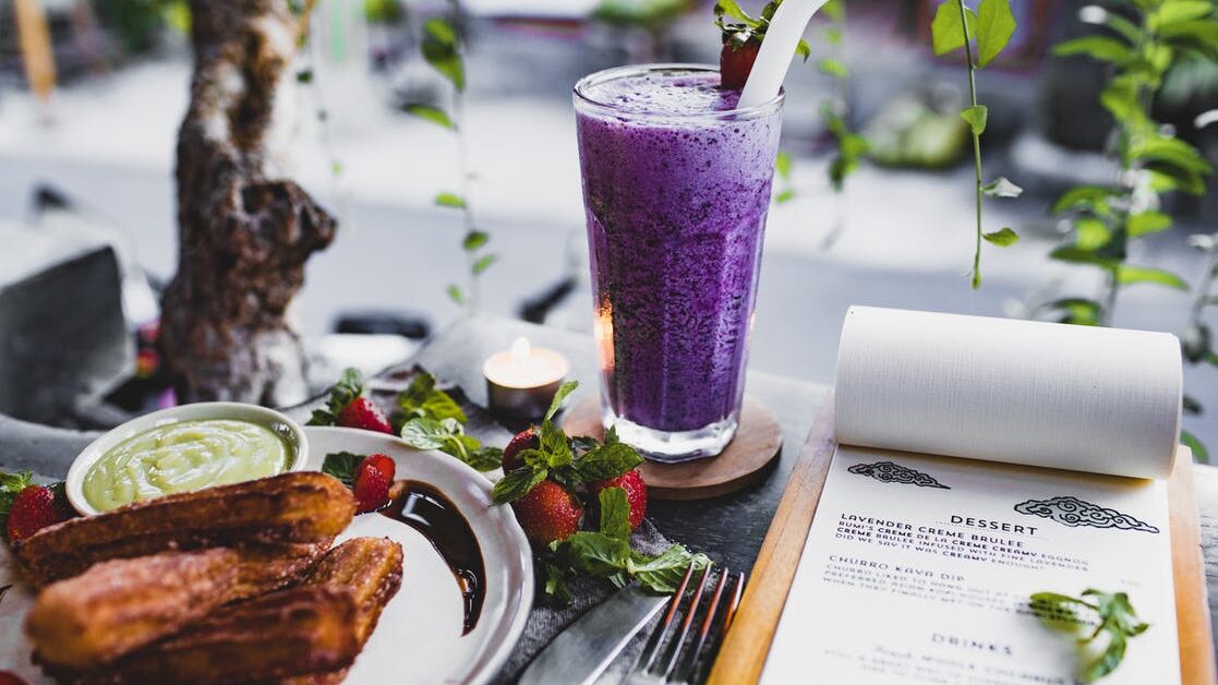 طرق مخادعة للإفراط في تناول الطعام