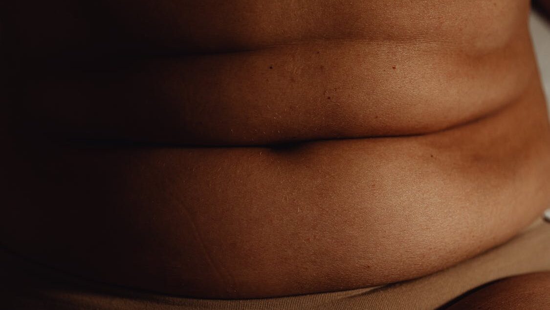 عوامل رئيسية تؤدي إلى زيادة الوزن والسمنة